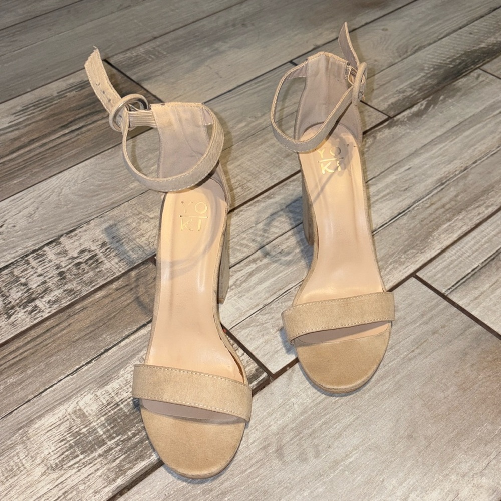 YOKI Faux Suede tan/ nude heels